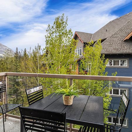 Charming 1 Bdrm Plus Loft With Views Managed By Little Sister Getaways Canmore Bagian luar foto