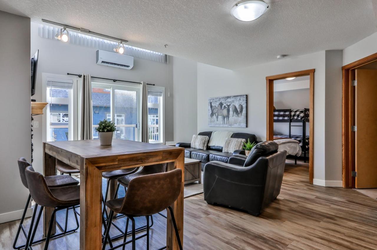 Charming 1 Bdrm Plus Loft With Views Managed By Little Sister Getaways Canmore Bagian luar foto