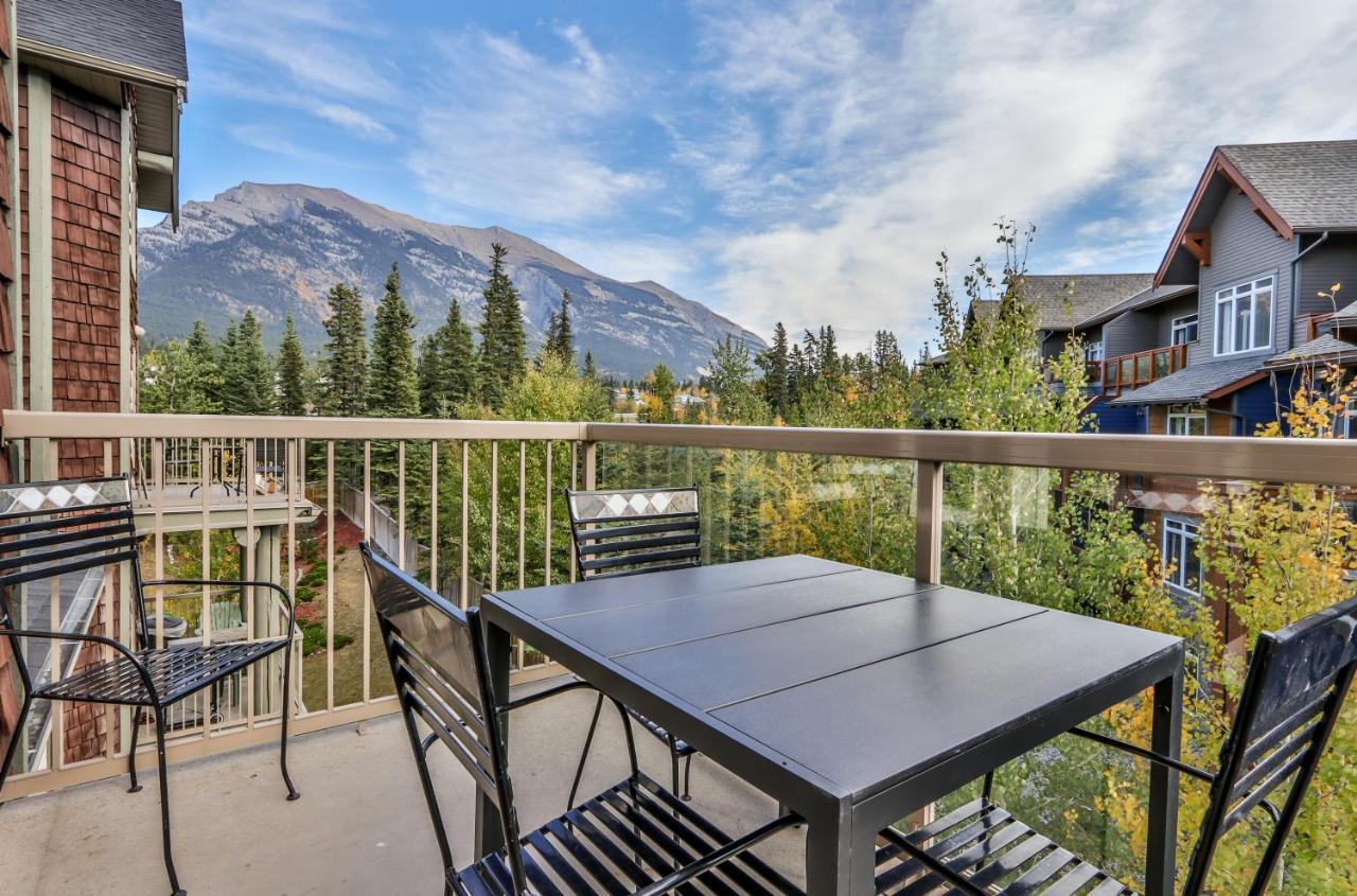 Charming 1 Bdrm Plus Loft With Views Managed By Little Sister Getaways Canmore Bagian luar foto