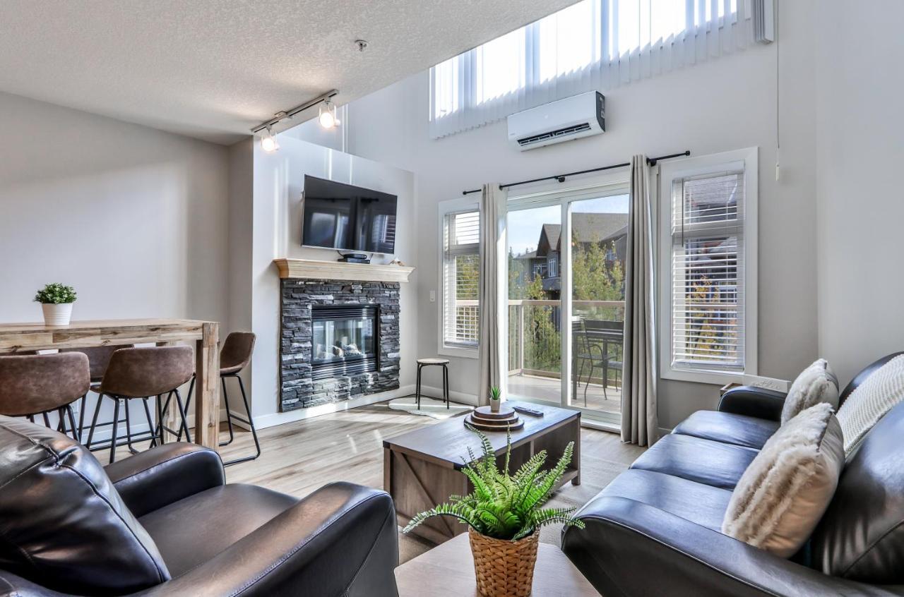 Charming 1 Bdrm Plus Loft With Views Managed By Little Sister Getaways Canmore Bagian luar foto