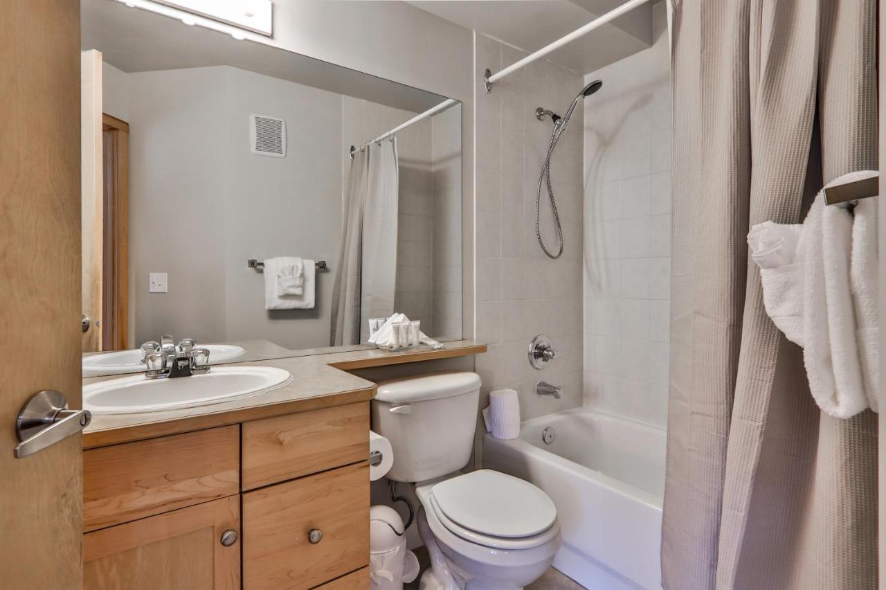 Charming 1 Bdrm Plus Loft With Views Managed By Little Sister Getaways Canmore Bagian luar foto