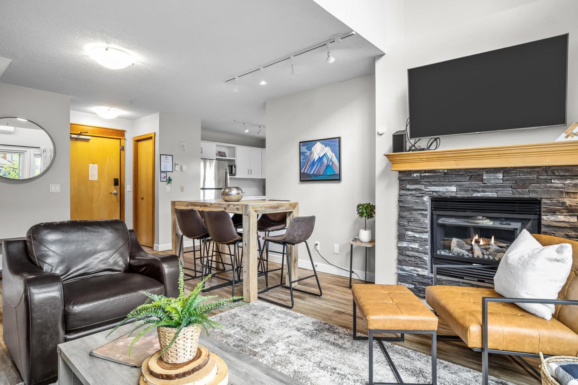 Charming 1 Bdrm Plus Loft With Views Managed By Little Sister Getaways Canmore Bagian luar foto