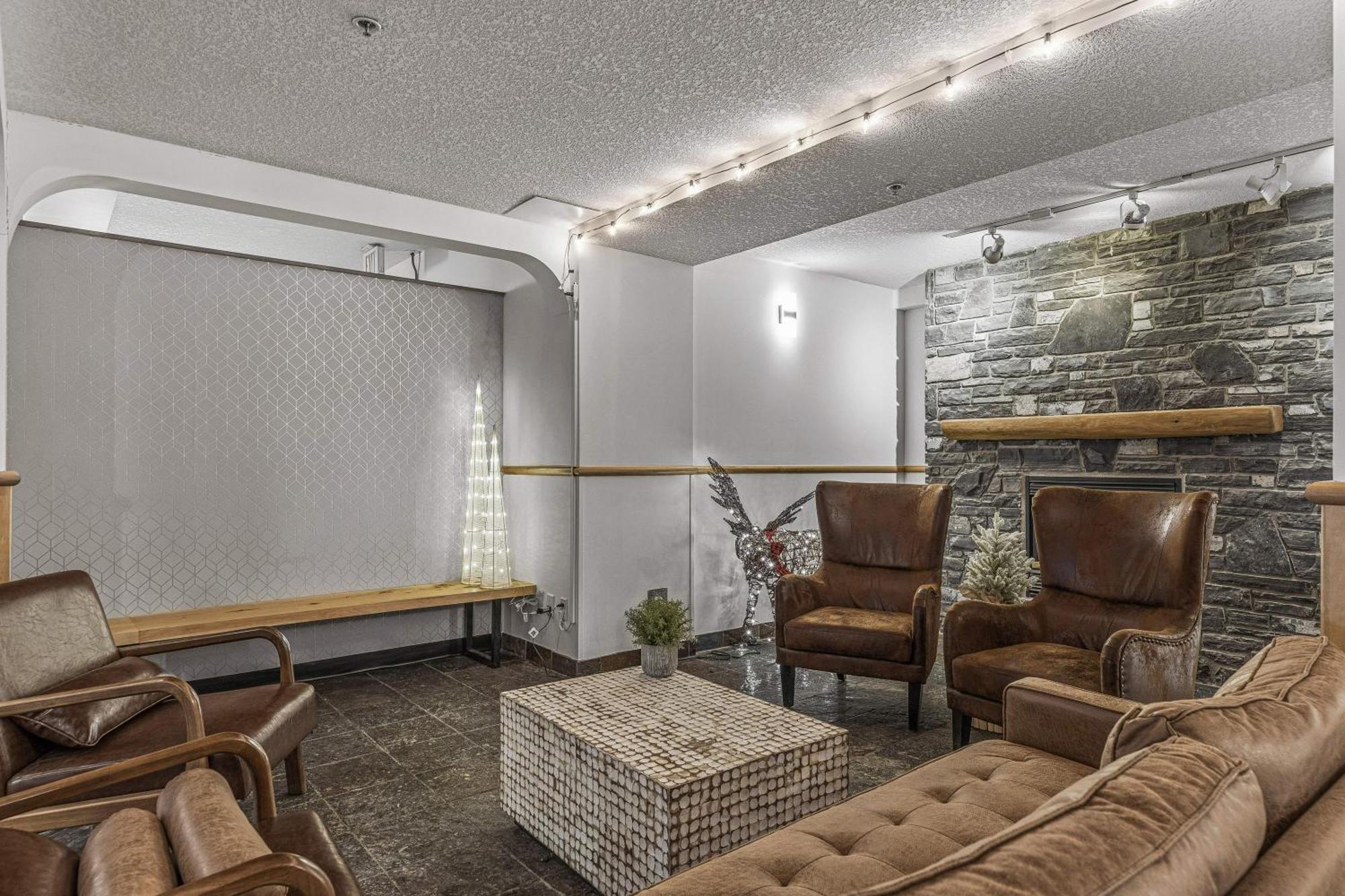 Charming 1 Bdrm Plus Loft With Views Managed By Little Sister Getaways Canmore Bagian luar foto