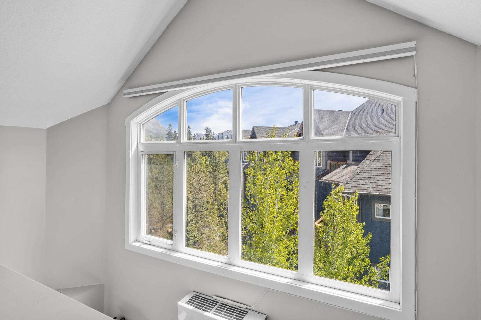 Charming 1 Bdrm Plus Loft With Views Managed By Little Sister Getaways Canmore Bagian luar foto